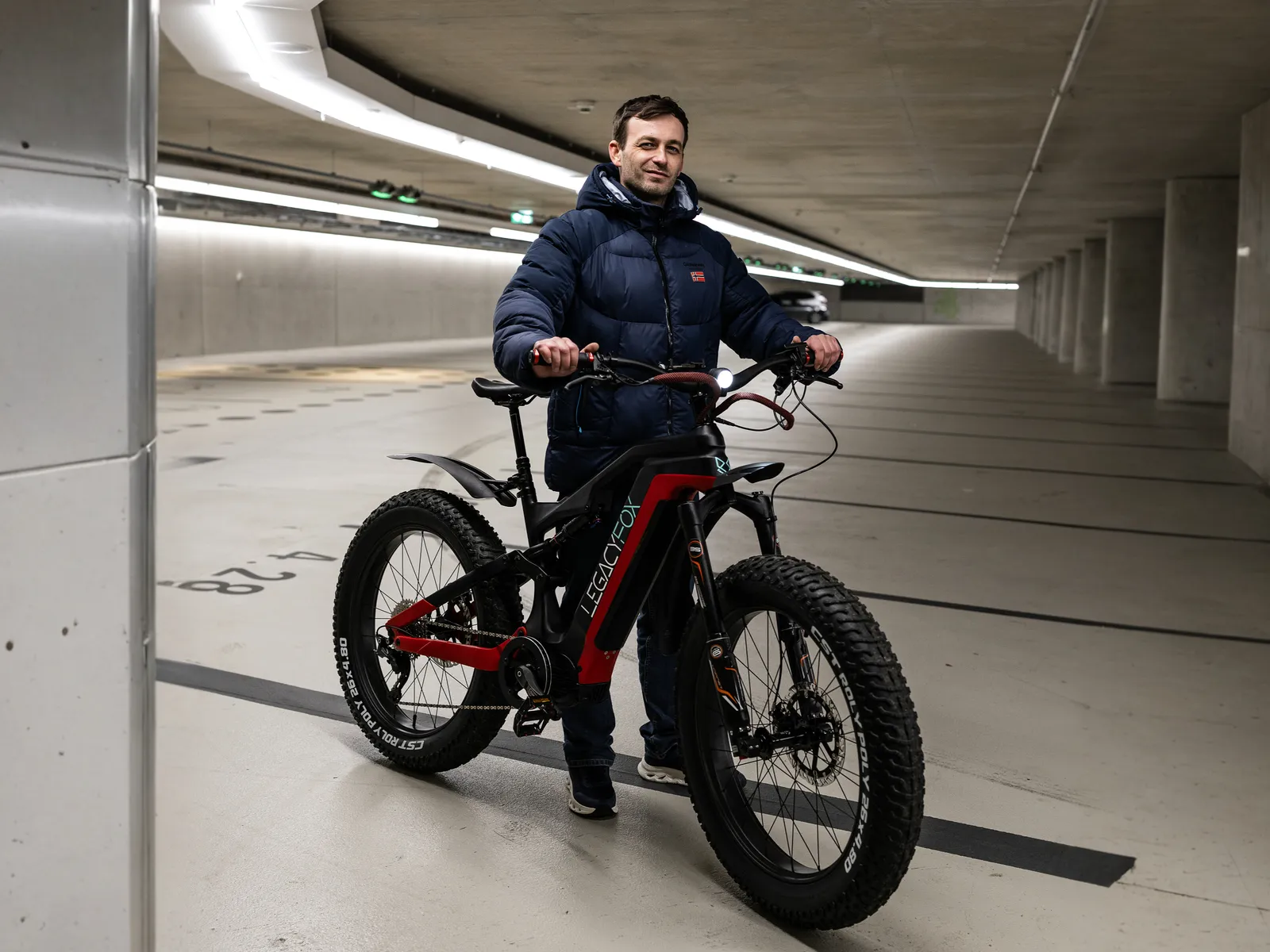 Daniel Herrmann, Gründer von LegacyFox, mit dem DELTA Fatbike